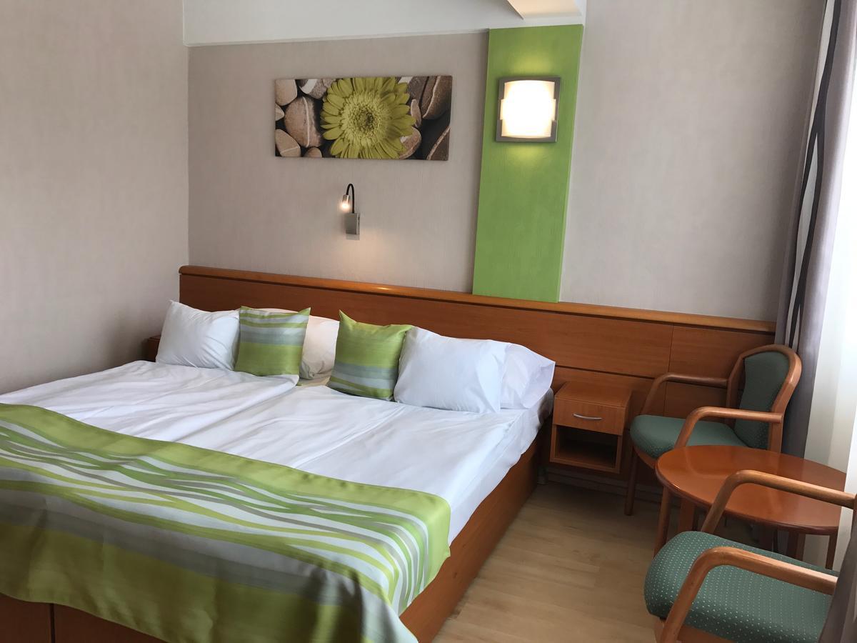 Hotel Panorama Balatongyörök 外观 照片