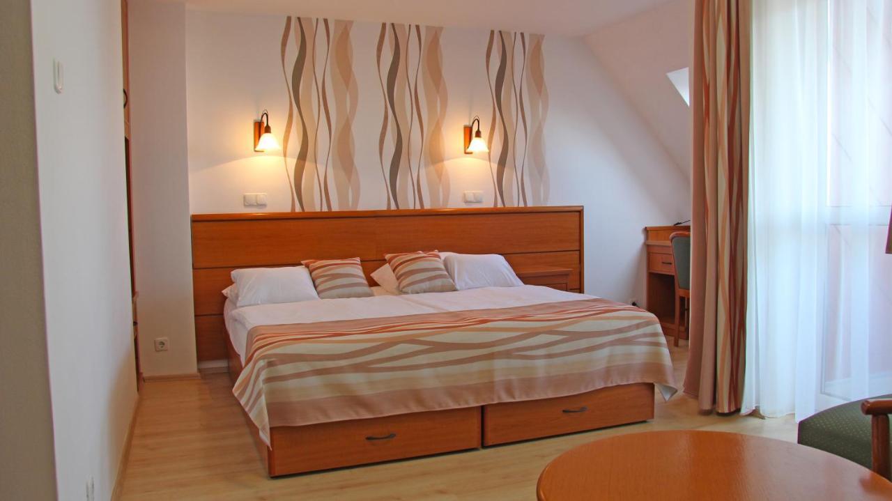 Hotel Panorama Balatongyörök 外观 照片