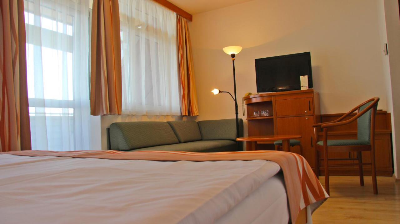 Hotel Panorama Balatongyörök 外观 照片