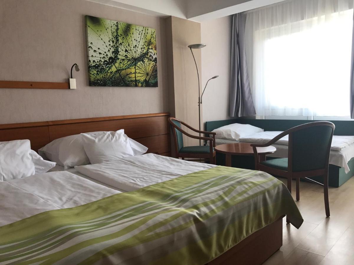 Hotel Panorama Balatongyörök 外观 照片