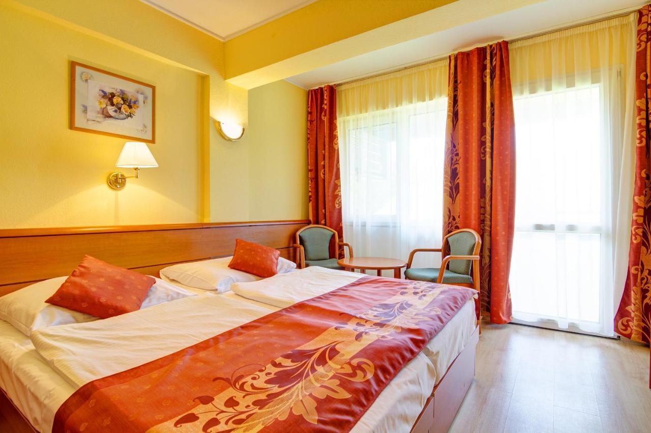 Hotel Panorama Balatongyörök 外观 照片