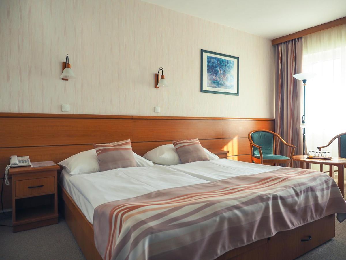 Hotel Panorama Balatongyörök 外观 照片